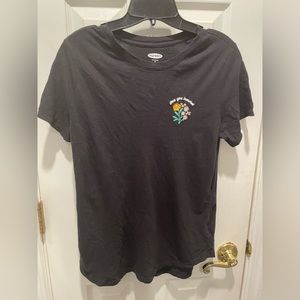 Old Navy Black Size Medium Short Sleeve T-Shirt “Love You Bunches” With Flowers